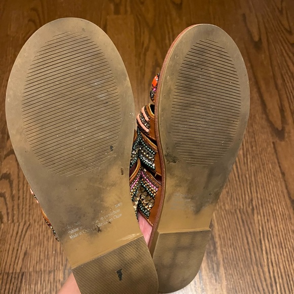 Hinge beaded sandals - Picture 3 of 3